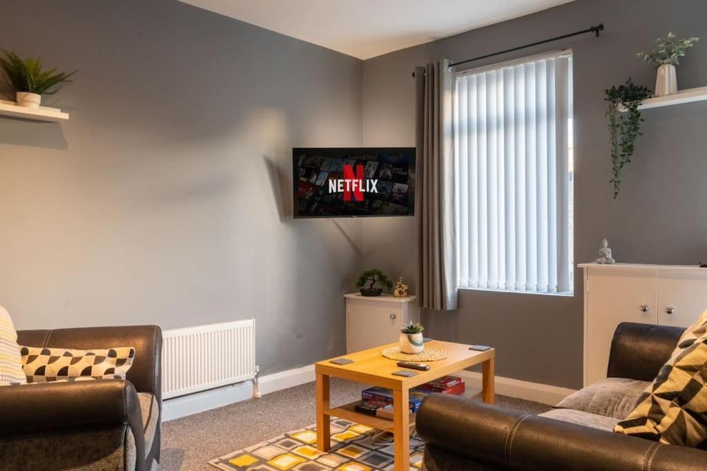 Vibrant City Centre Townhouse With Free Parking Rare Outdoor Patio Belfast Exteriér fotografie